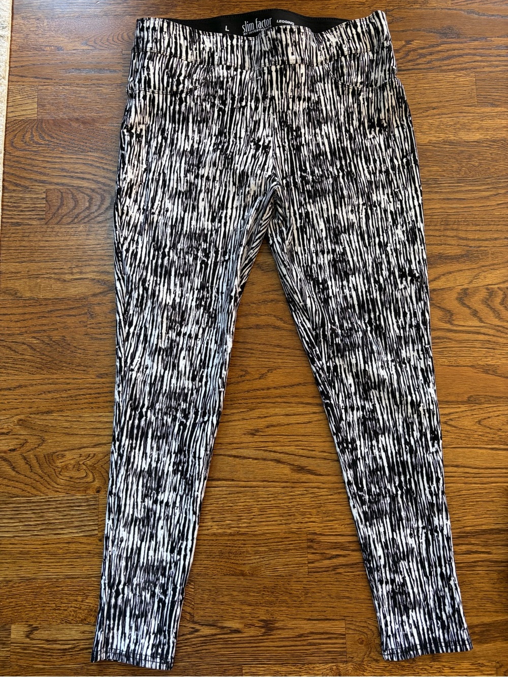 Investments Slim Factor Black and White Leggings, Large, Avant Garde, Monochrome